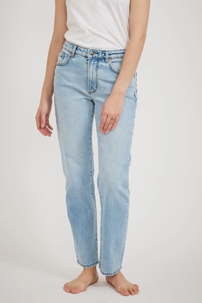 Outfit Routine Modern Earthy Mica Straight Pasadena