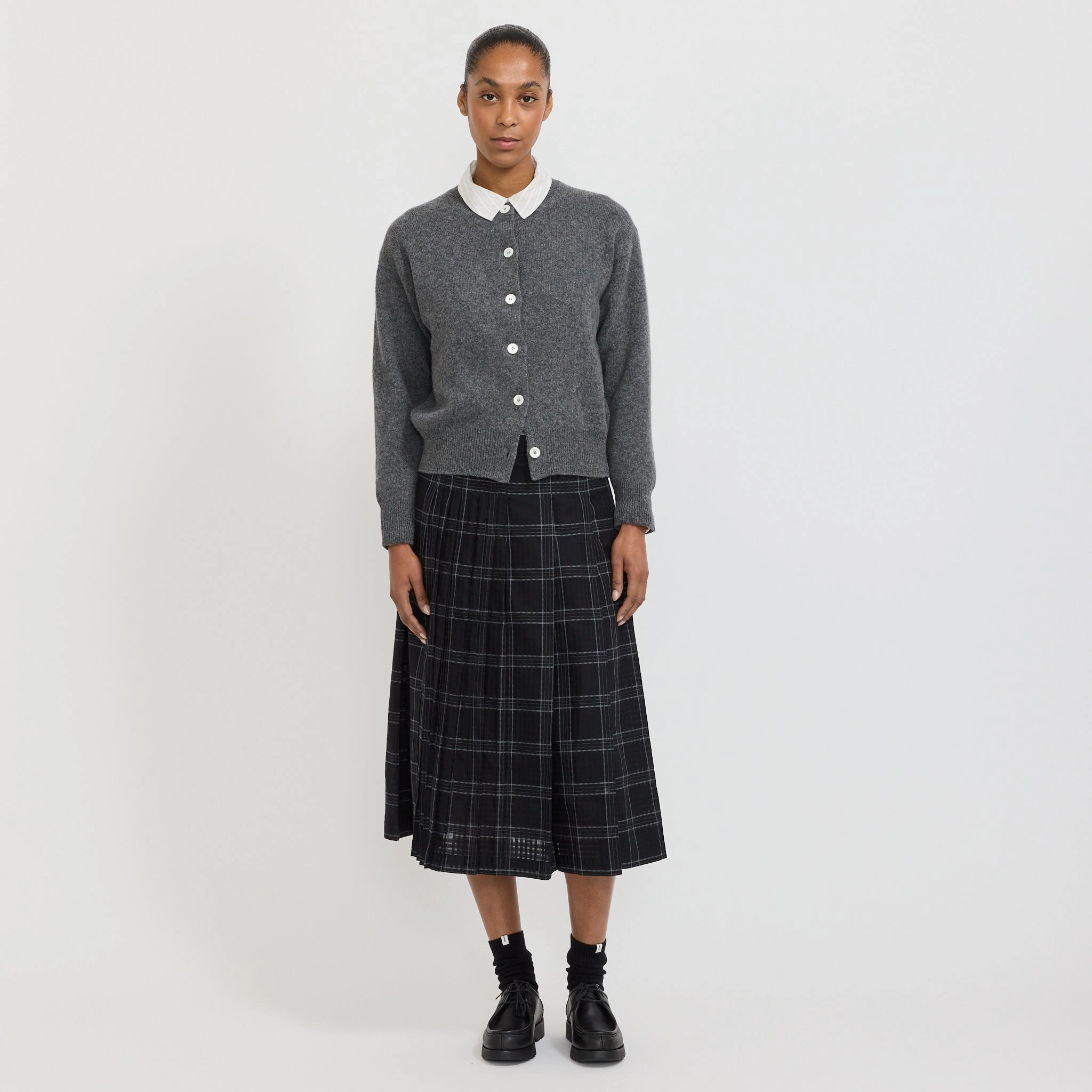 Ada Crewneck Cardigan Derby Grey Fashion Layers Chic Comfort