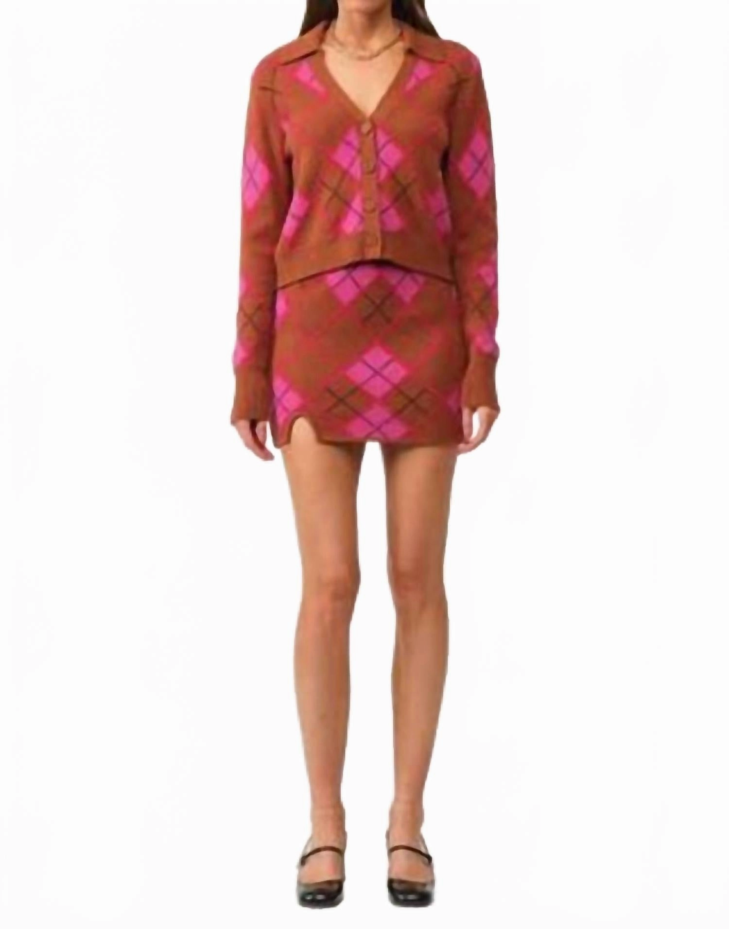 Cozy Essential Minimal Style Amelia's Argyle Set In Brown