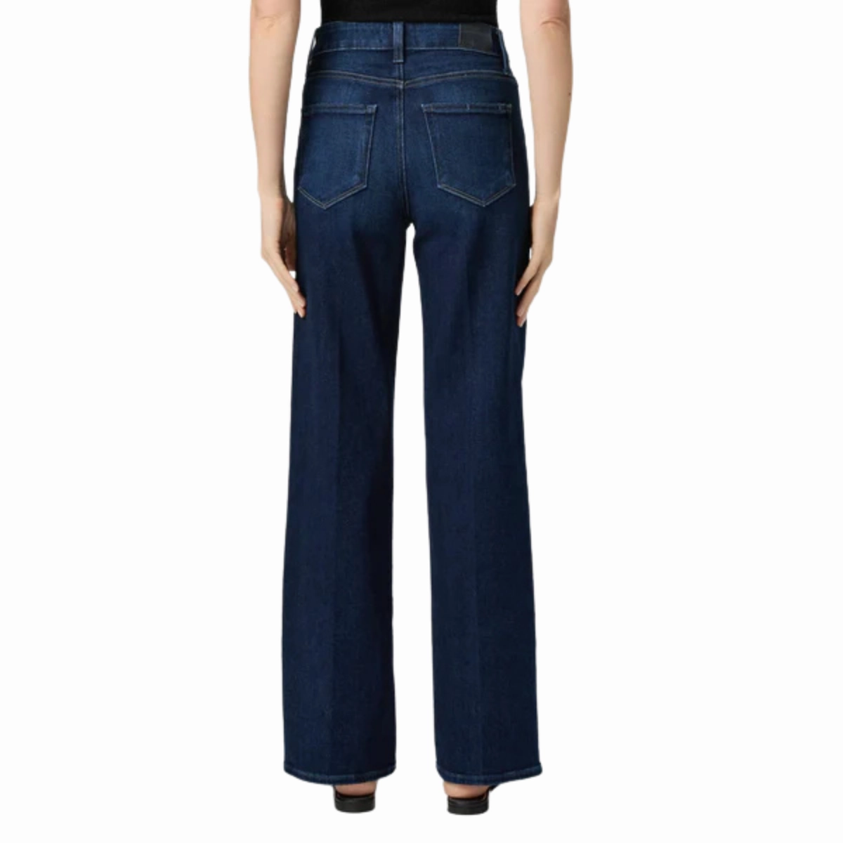 Anessa 31" Duke Of York Weekend Ready Comfortable Edge