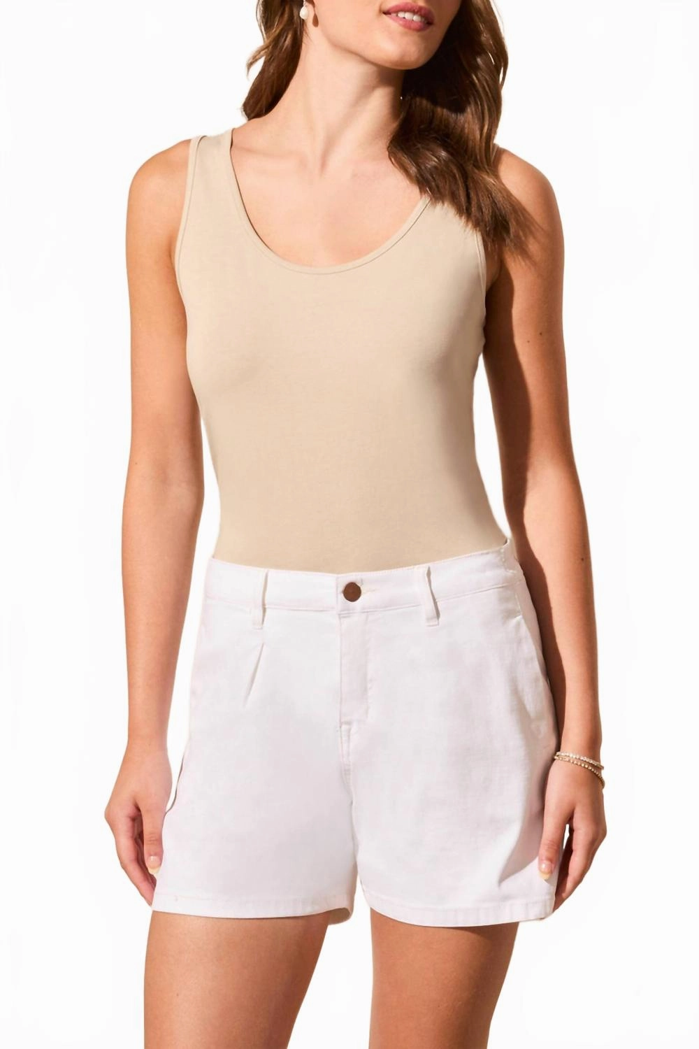 Audrey Pleated Mid-Rise Short In Cream hat
