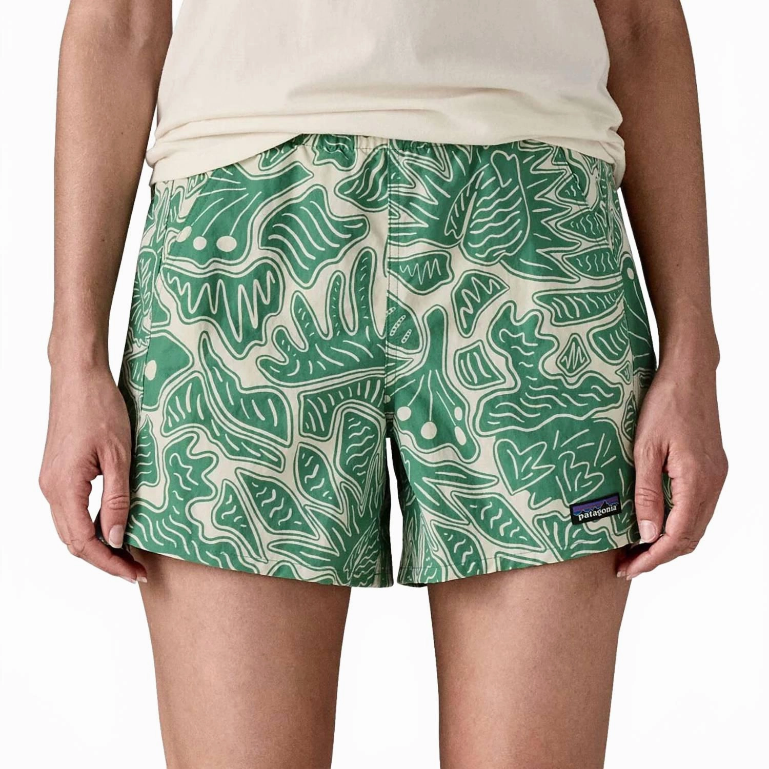 Mid Rise Baggies Shorts 5 Inch In Bees And Flowers: Heartleaf Green