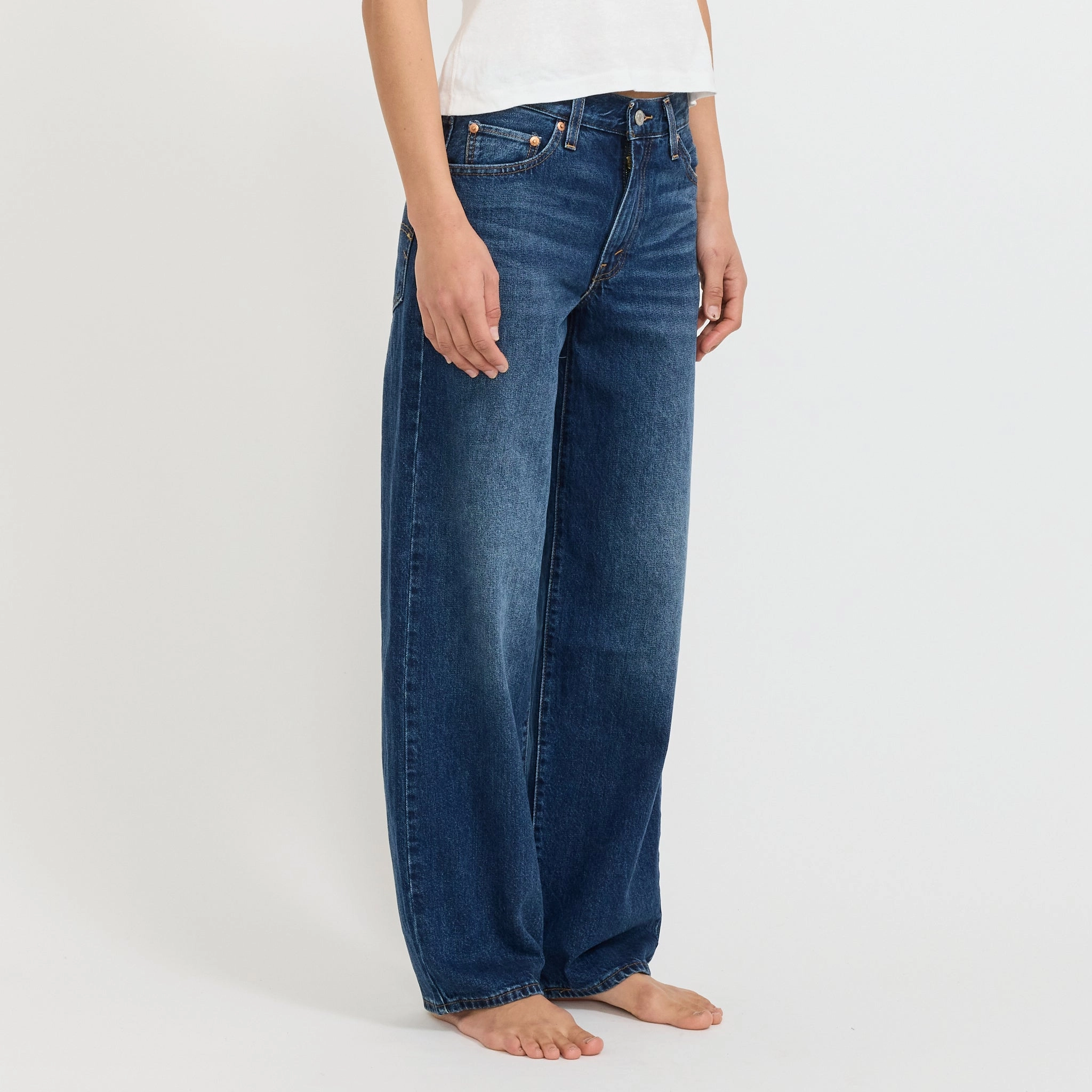 Baggy Dad She's Nice Modern Youth Style Party Look