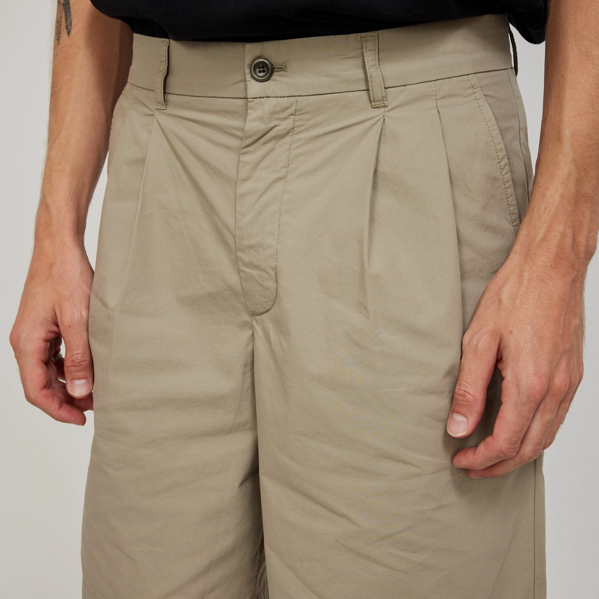 Casual Fit Beach Vibes Benn Relaxed Typewriter Pleated Short Clay