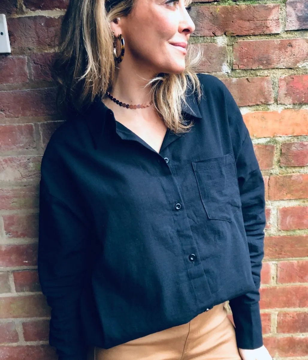 Simple Pullover Breathable back panel Black Linen Look Shirt