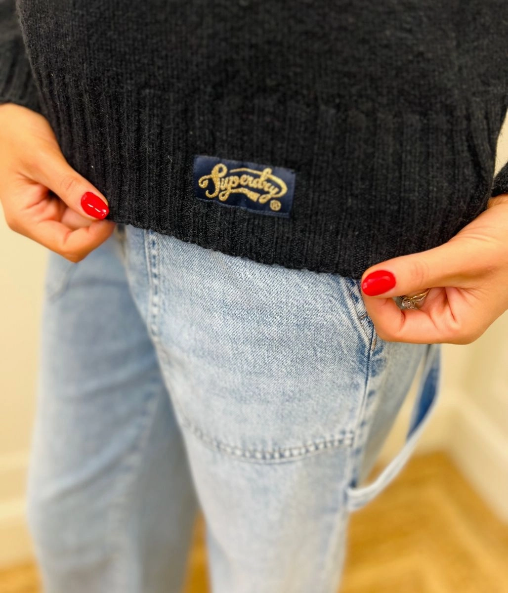 Light Knit Black Essential Crew Neck Jumper