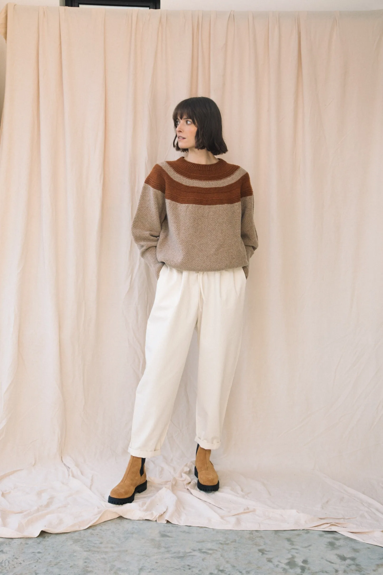 Pull-on style Cedar Organic Cotton Twill Trouser in Off-White