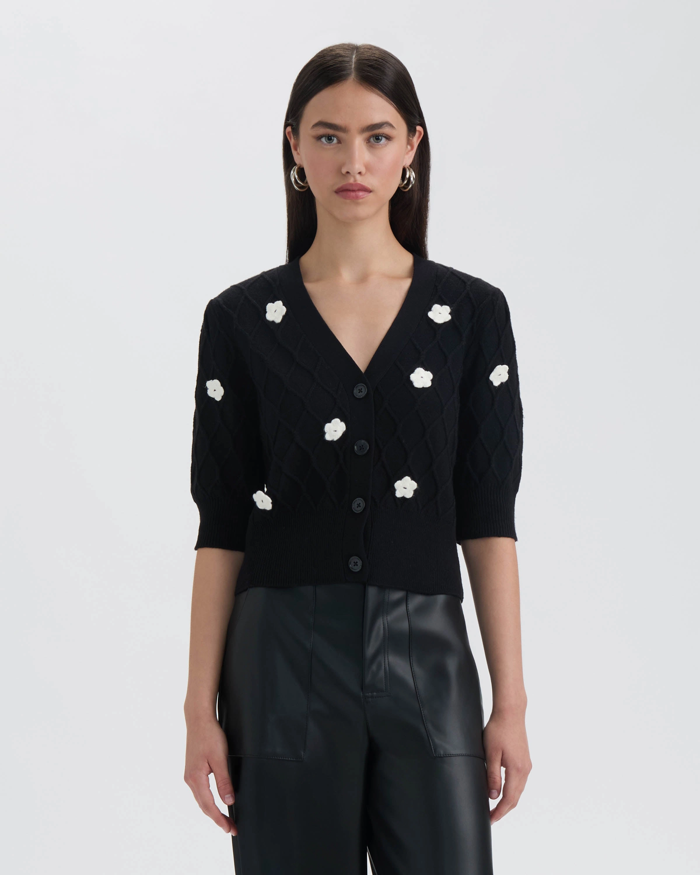 Versatile Layering Piece hypoallergenic NVLT Womens Button Front Cardigan with 3D Appliques