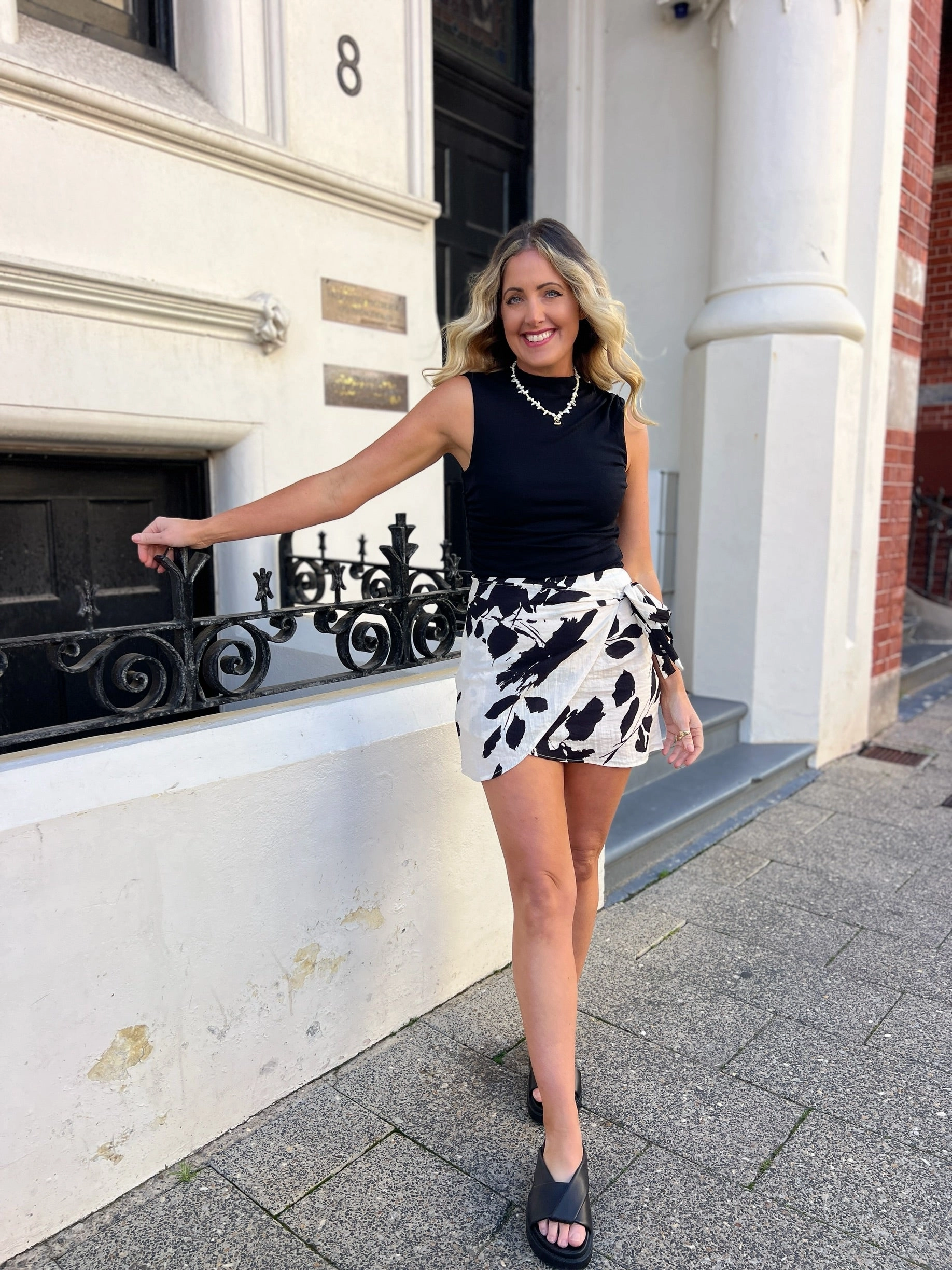 TANZI SKIRT - BLACK/WHITE Crafted Detail Basic Layers