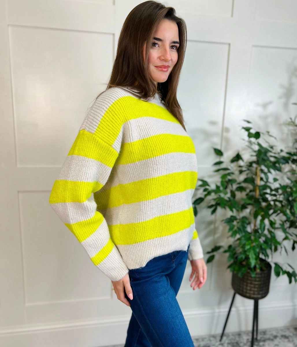 Cozy Knit Style Yellow Striped Crew Neck Jumper