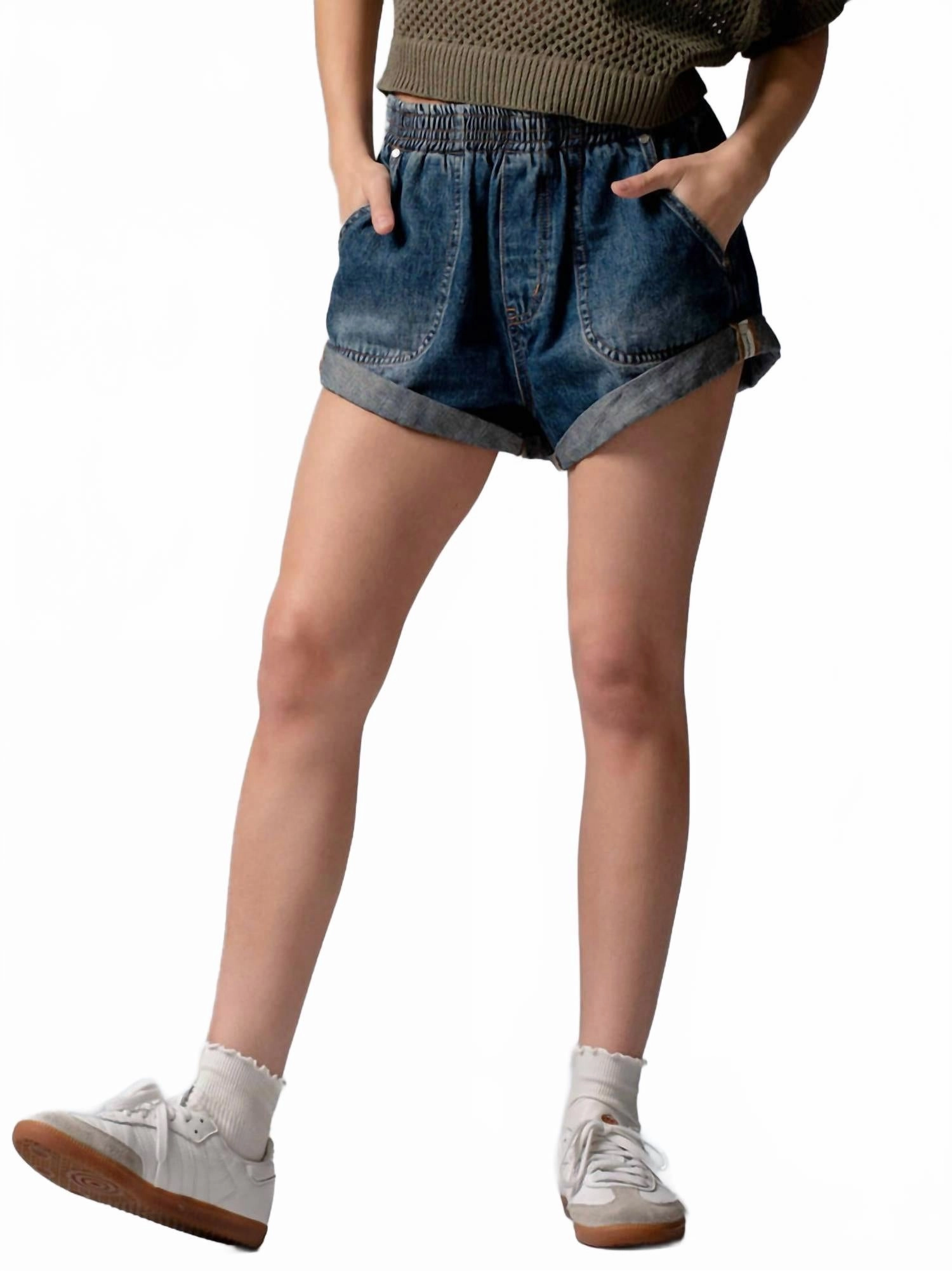 Tailored Cut Collectible Item Cuffed Short In Denim