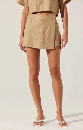 Tight Fit Deborah Linen Blend Safari Skort In Khaki