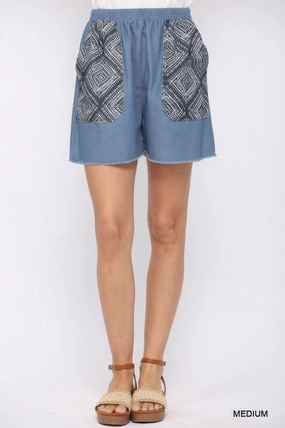 Denim And Print Pockets Elastic Waist Shorts With Raw Hem Chill Style Flexible Material