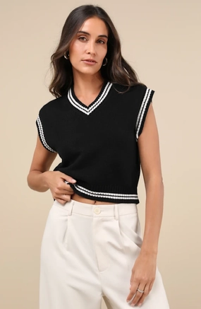 ASTR the Label Kirby Black Cropped V-Neck Sweater Vest Size L Lightweight Layer Fashion Layers