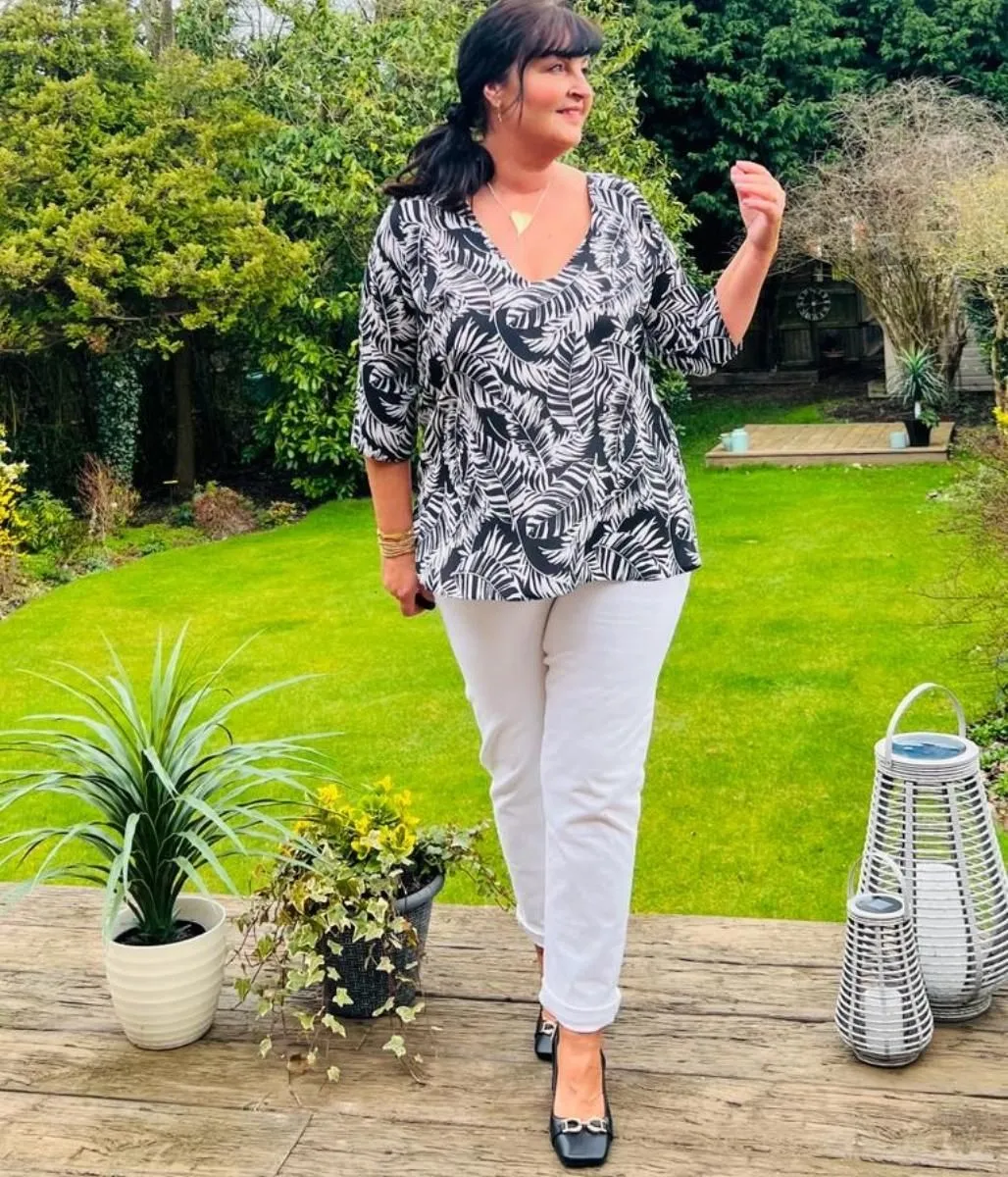 Petal Sleeve Architecture Monochrome Leaf Tunic Top