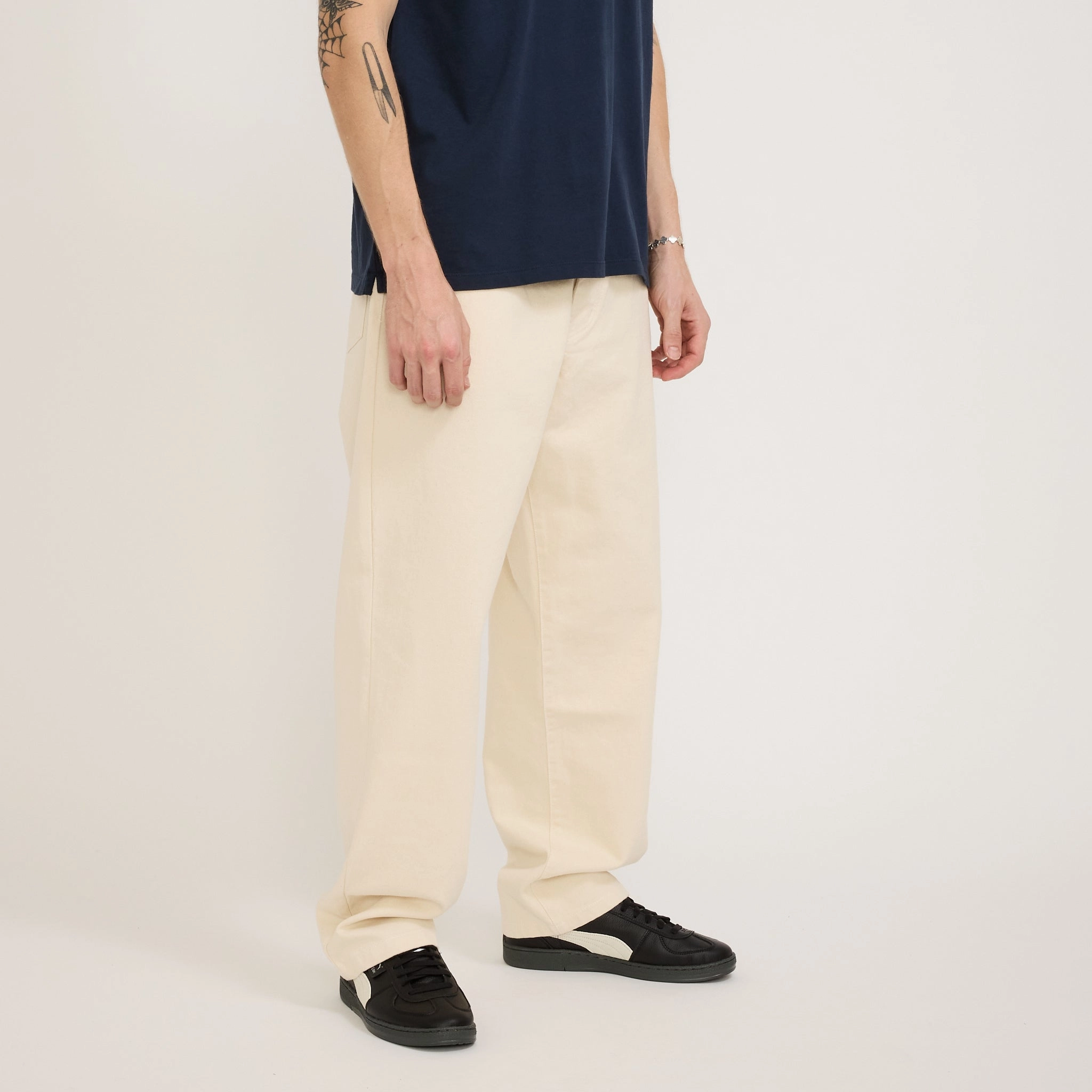 Drs Pants Off White Denim Travel Outfit Street Fashion Creative Look Eco Certified Textile Standards