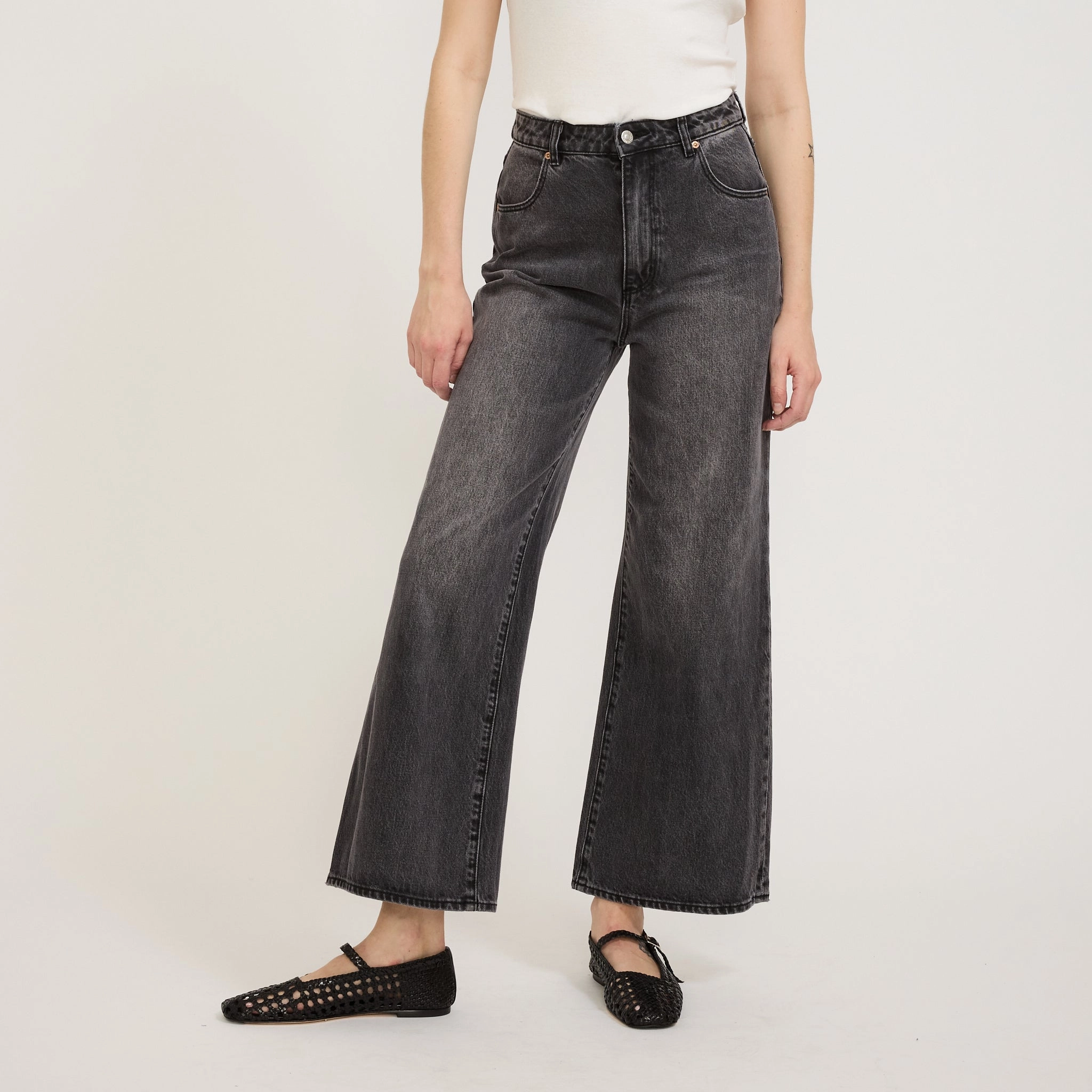 Evening Stroll Athlete Fit Tapered leg Sailor Scoop Worn Black