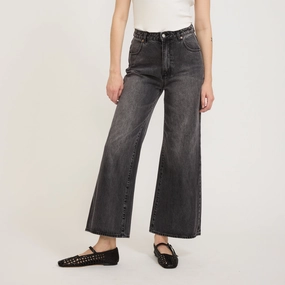 Evening Stroll Athlete Fit Tapered leg Sailor Scoop Worn Black