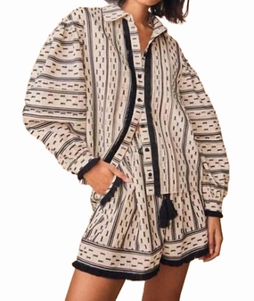 Helene Short In Black Clip Airflow channels