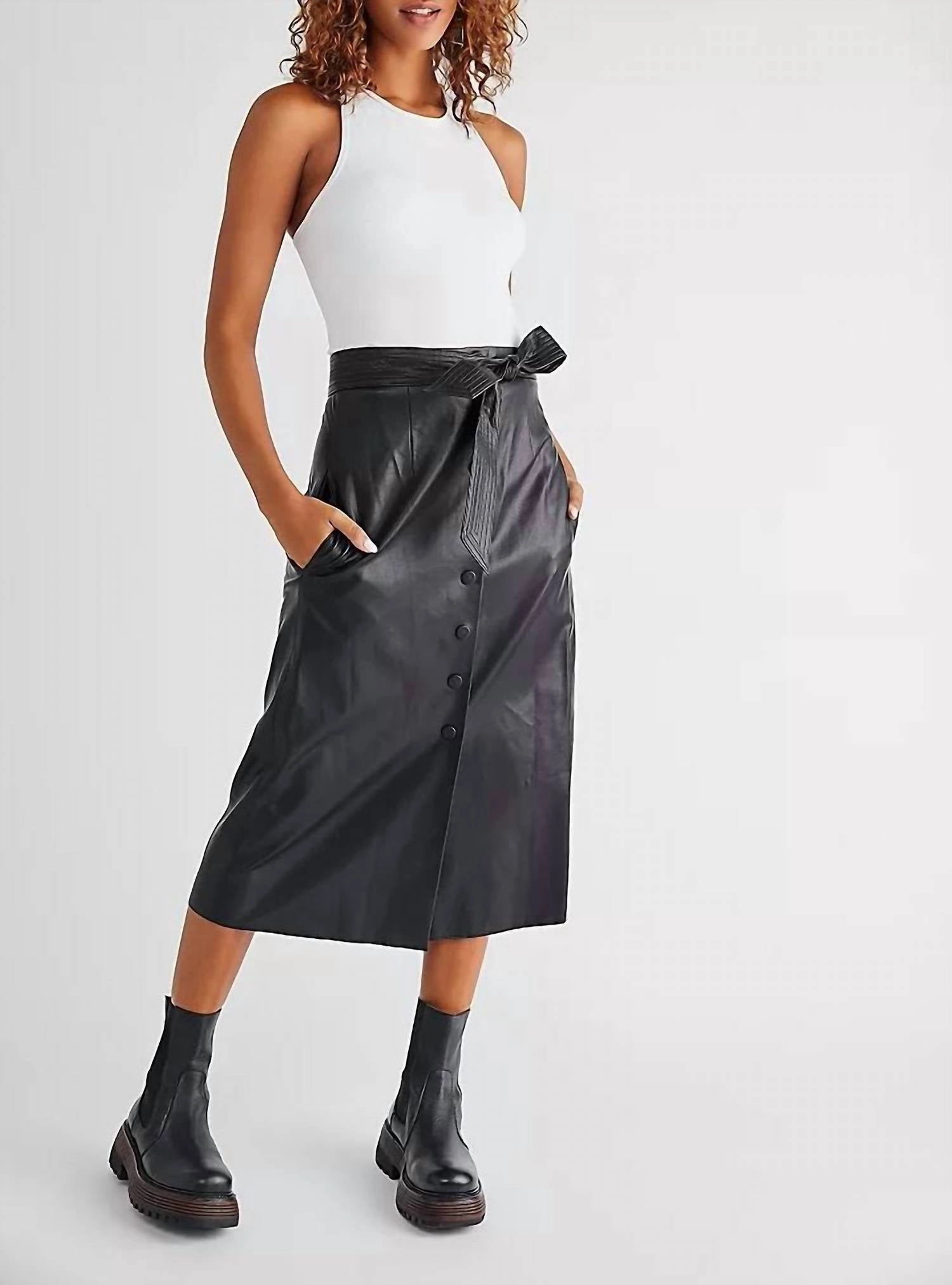 Lorette Skirt In Black Iconic Style Refined Sophistication