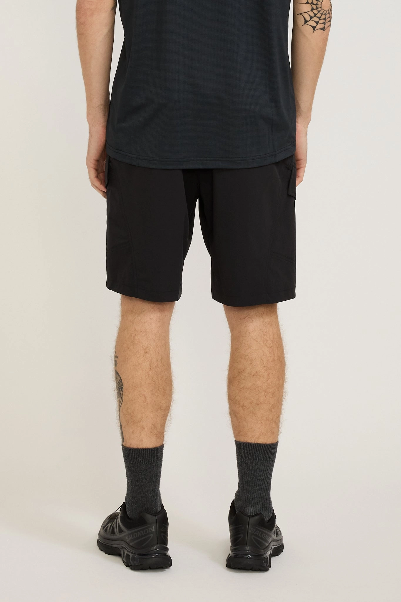 Bold colors Durable Hem Finishing Flap Cargo Shorts Black