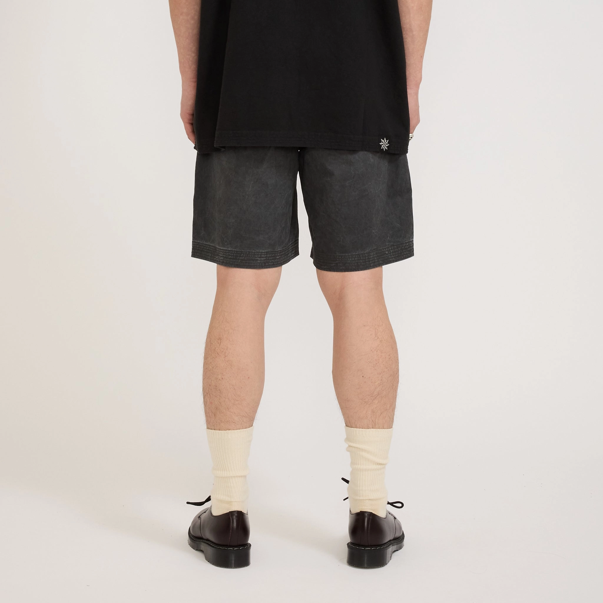 Relaxed Short Washed Charcoal Cool Breeze multiple pockets