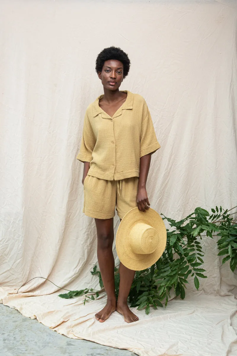 Arlo Organic Cotton Short in Straw Comfort Focused