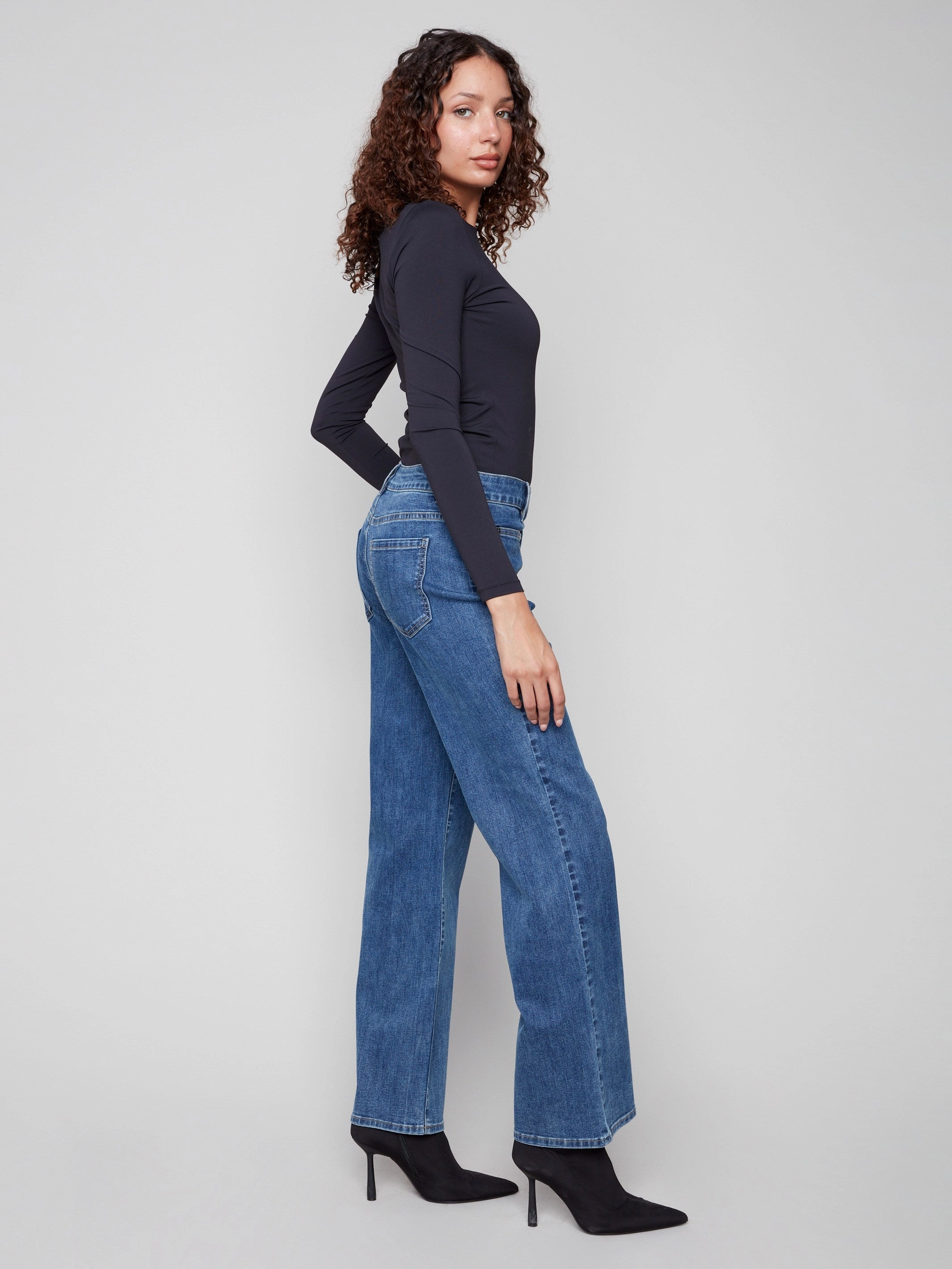 Relaxed Thigh Cut Neat Look Patch Pocket Flare Jeans With Rivets - Medium Blue