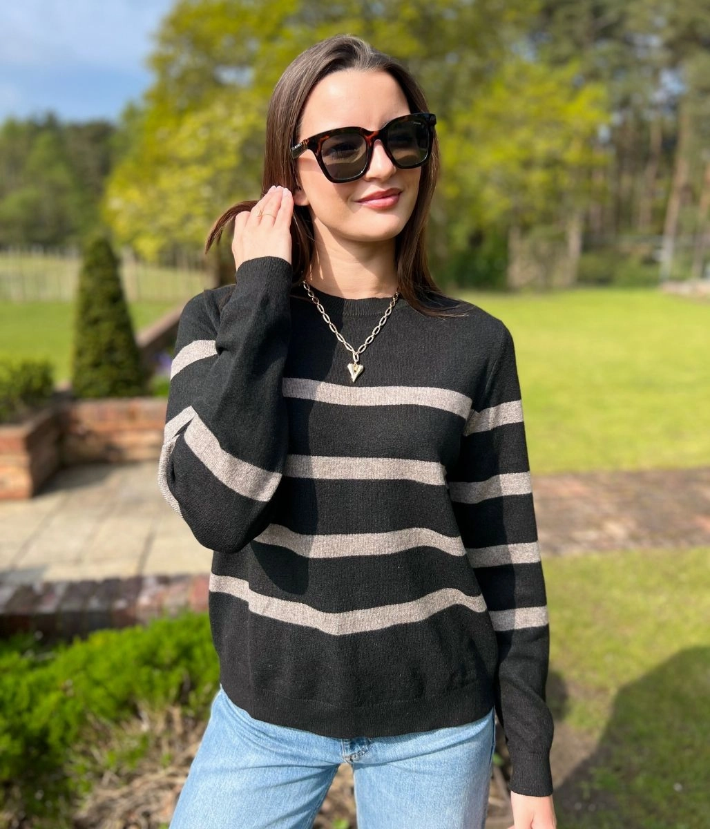 No Bulk Black Striped Classic Spring Jumper