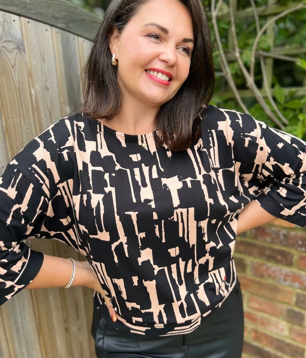 Breathable Knit Fabric Black Printed Jersey Top