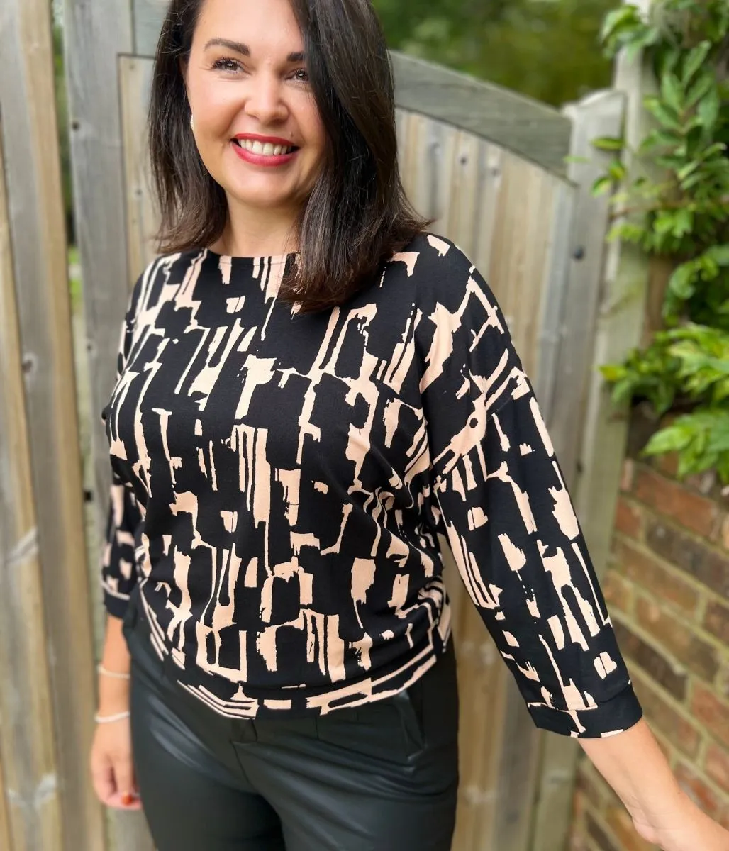 DurableCollarStays Black Printed Jersey Top