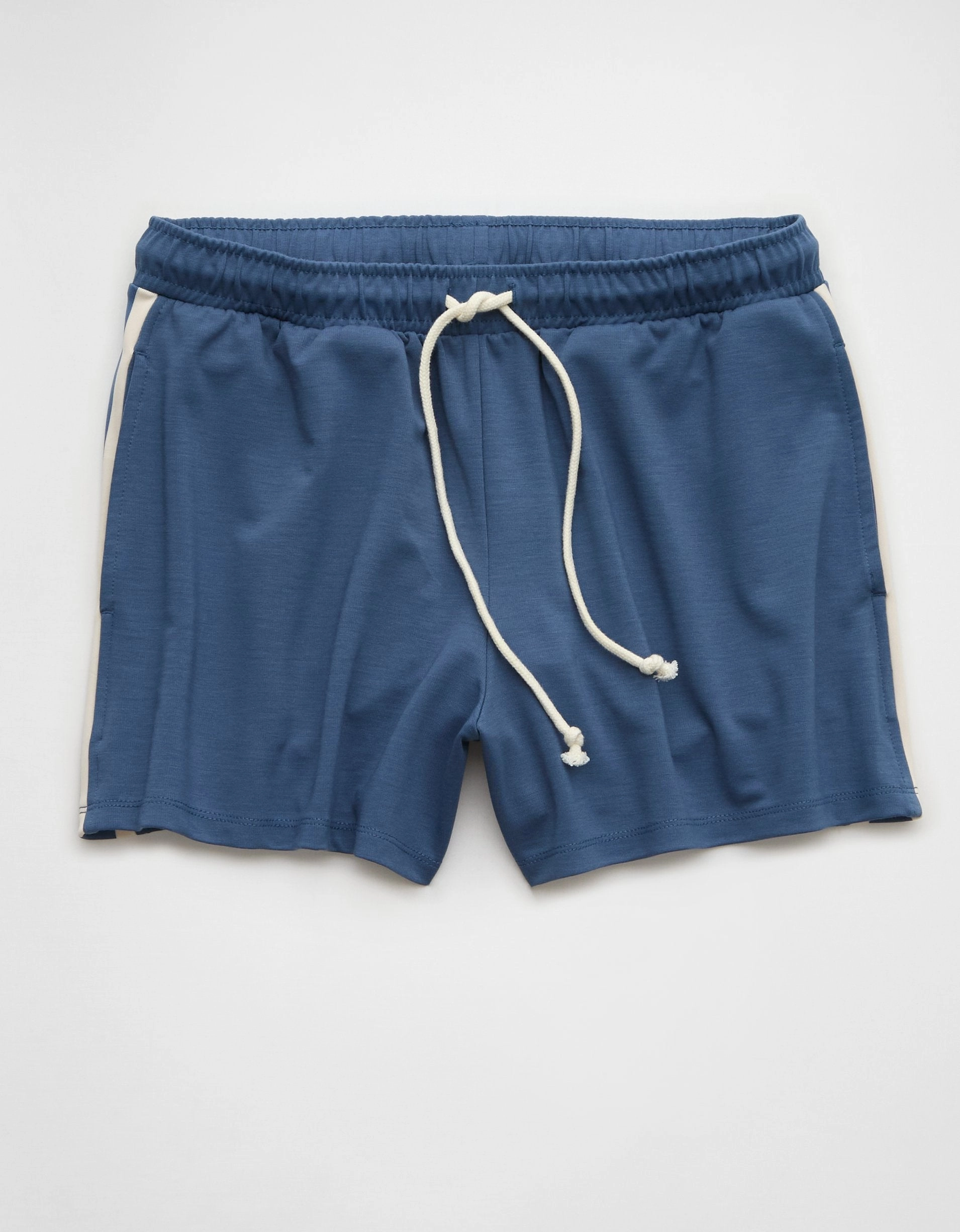 AE High-Waisted Sporty Sweat Short Fit Design