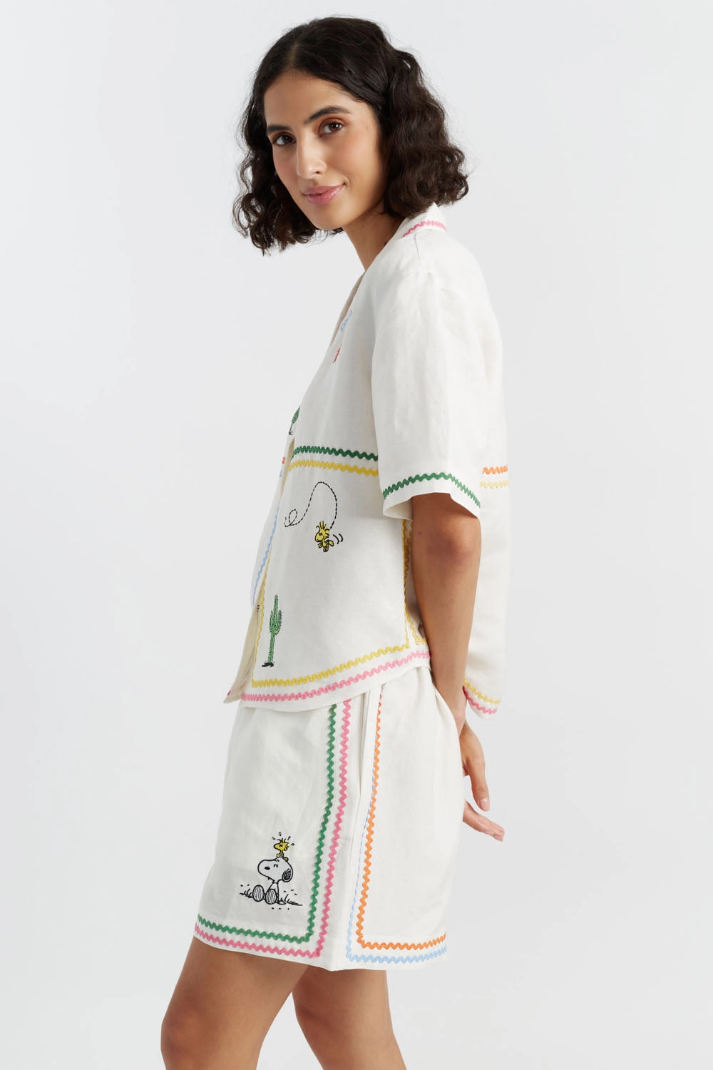 Versatile Layering Capability Casual Style Cream Linen-Cotton Peanuts Vacation Shorts