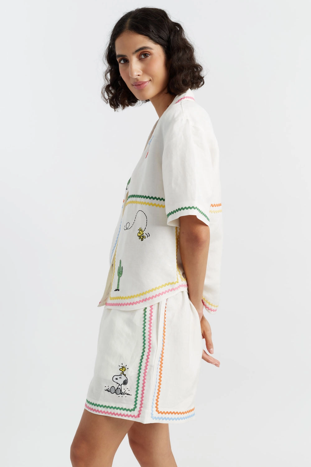 Cream Linen-Cotton Peanuts Vacation Shorts Fashion Accessory