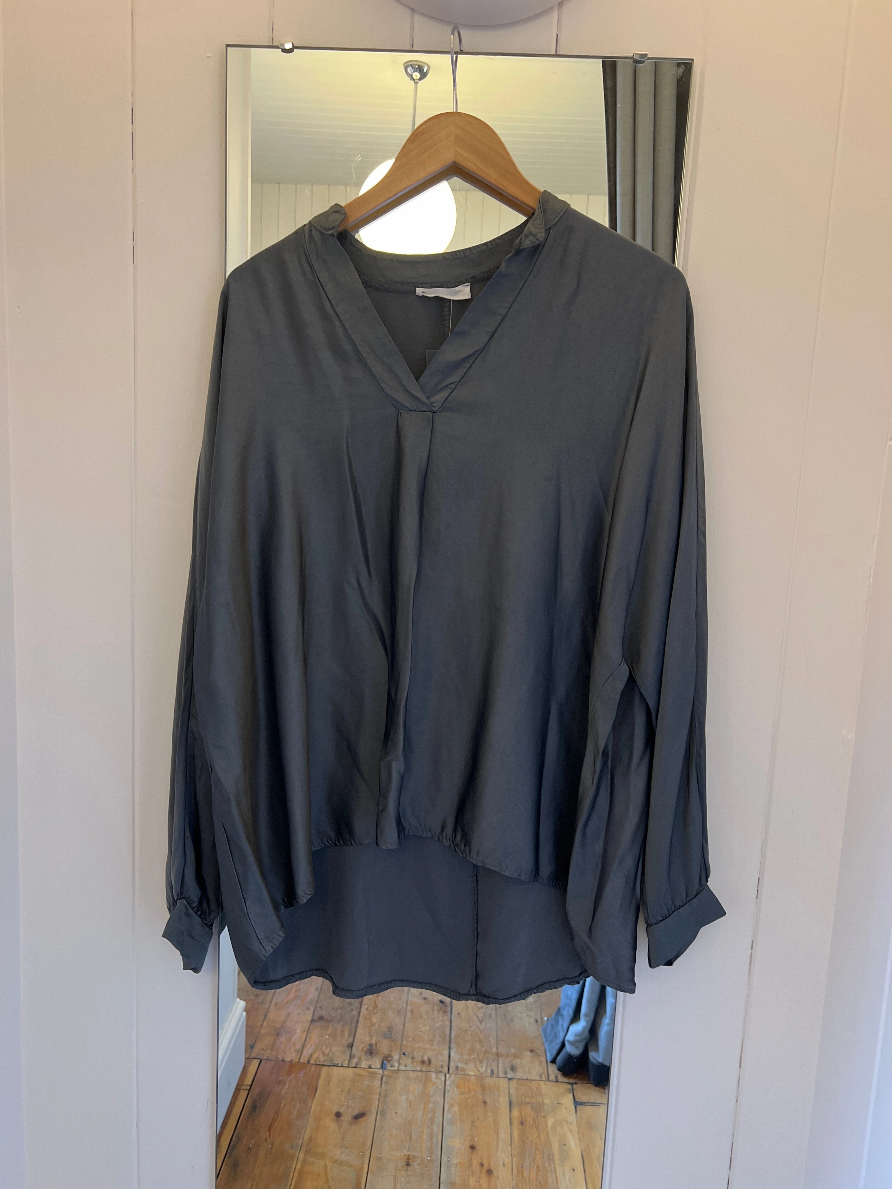 Voy 82951 Silk Top - Charcoal Subtle Texture Weave TaglessComfort