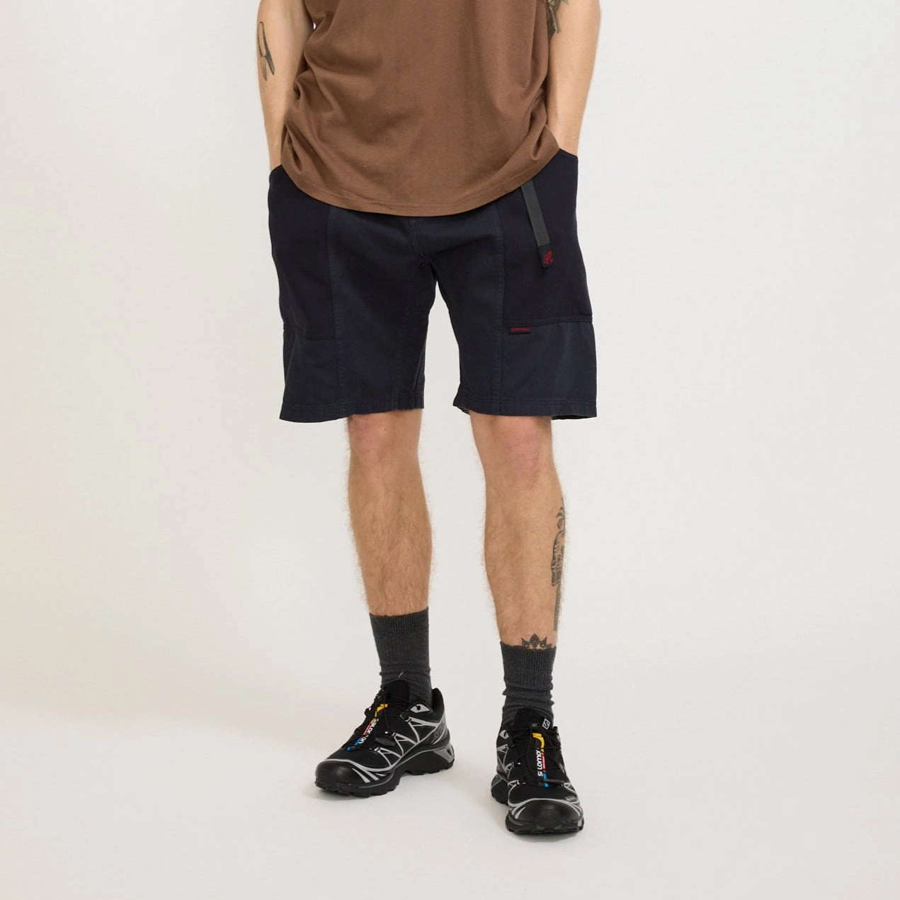 Wrinkle Resistant Material Gadget Short Navy Pigment