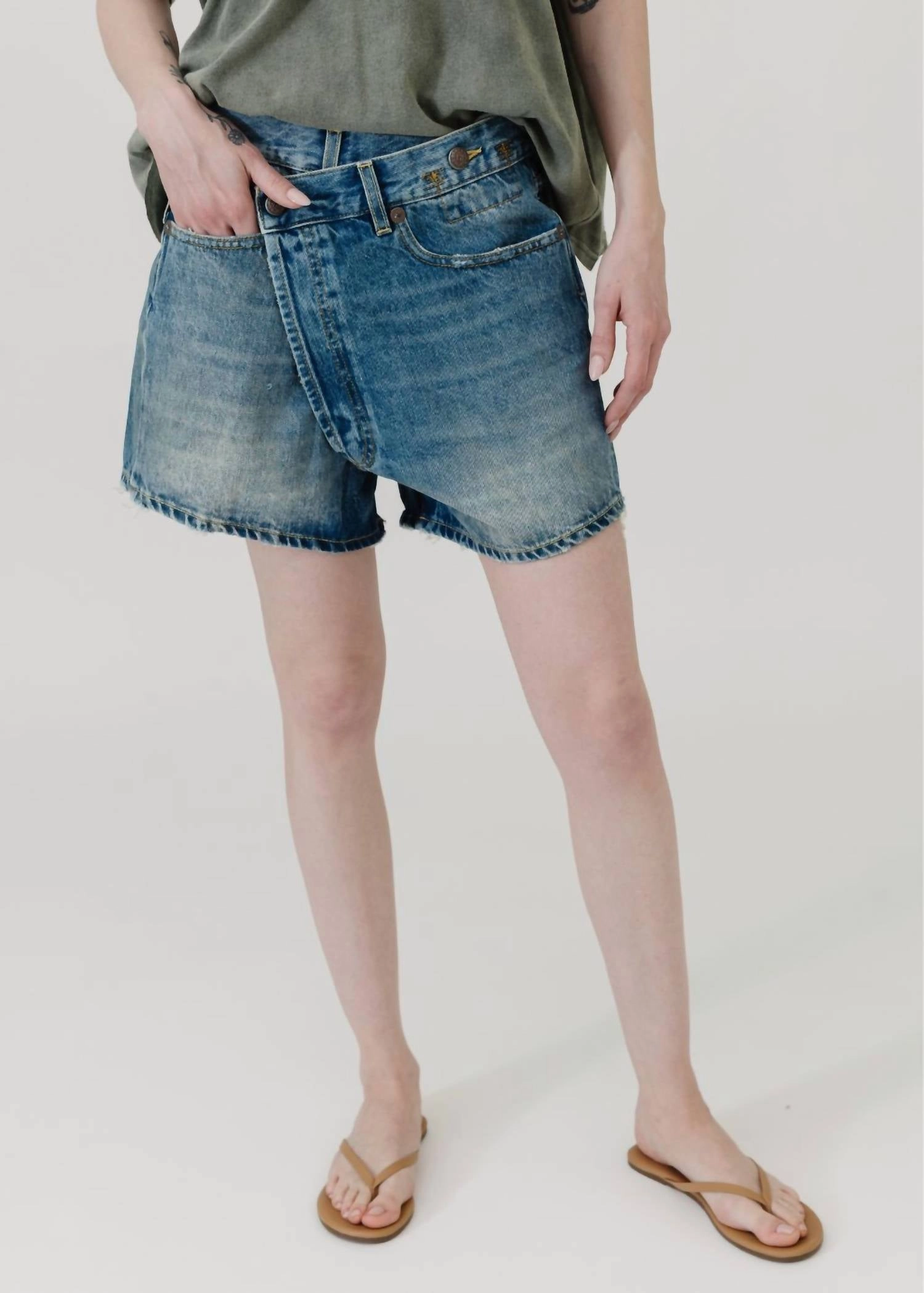 snap closure High Rise Crossover Denim Short In Bain Blue