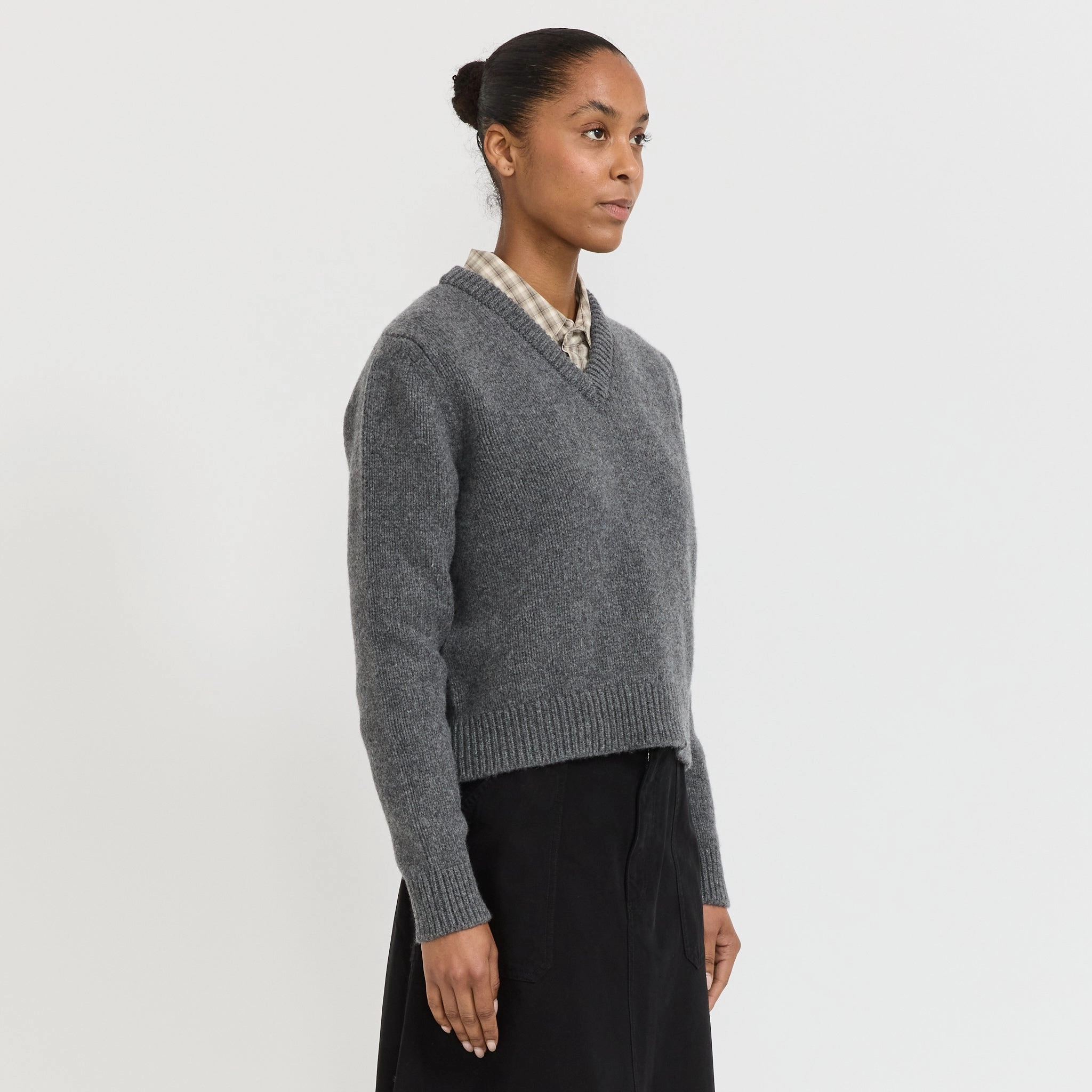 Glenn V-Neck Derby Grey Static Reducing Finish