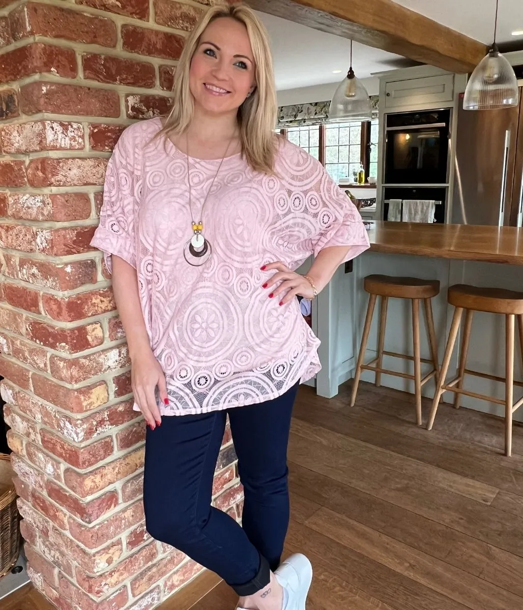 Modern Design Sustainable Waterproofing Light Pink Floral Lace Necklace Top