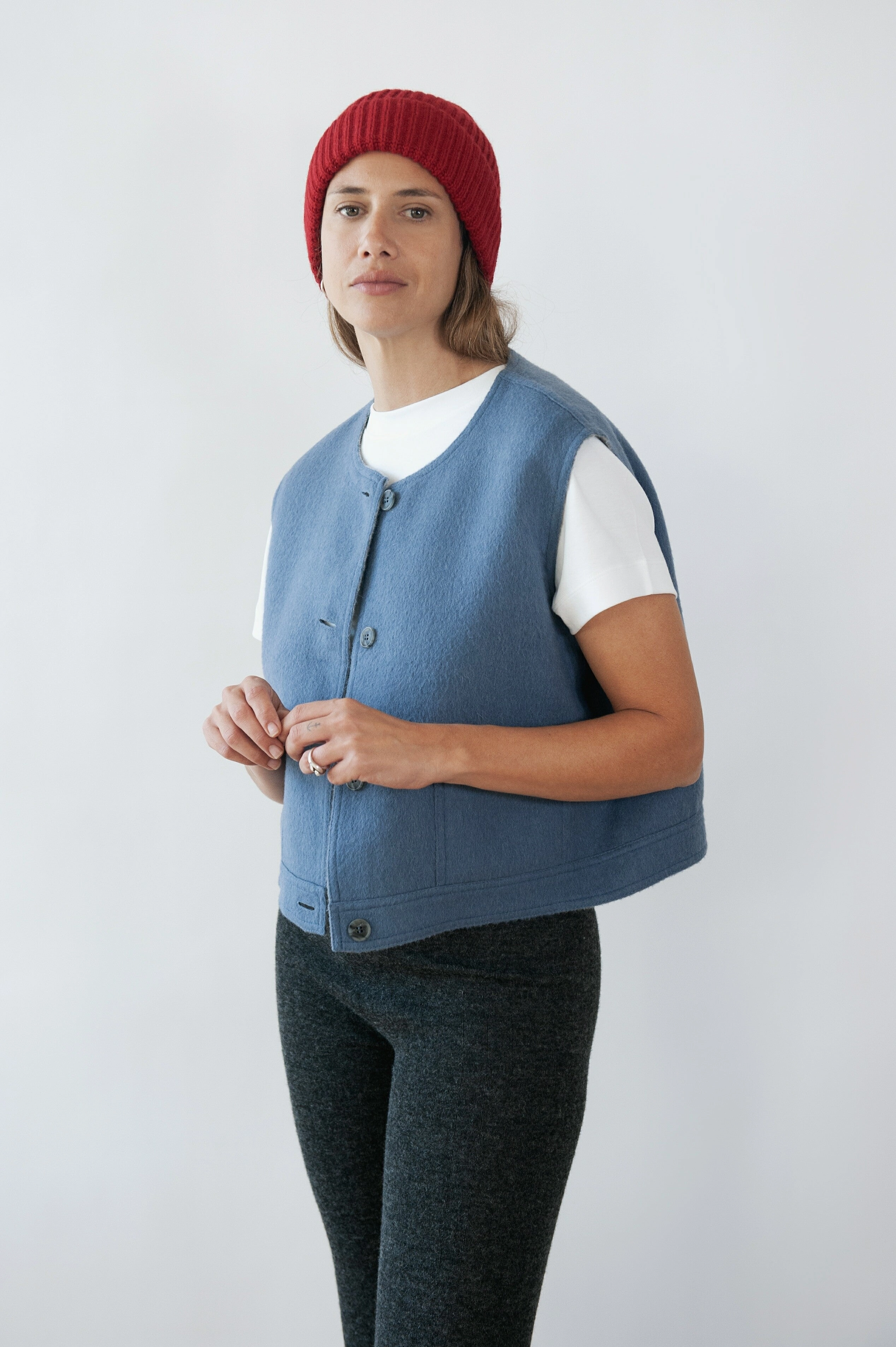 Louis Vest Light Grey - Dolphin Blue Hypoallergenic Fibers