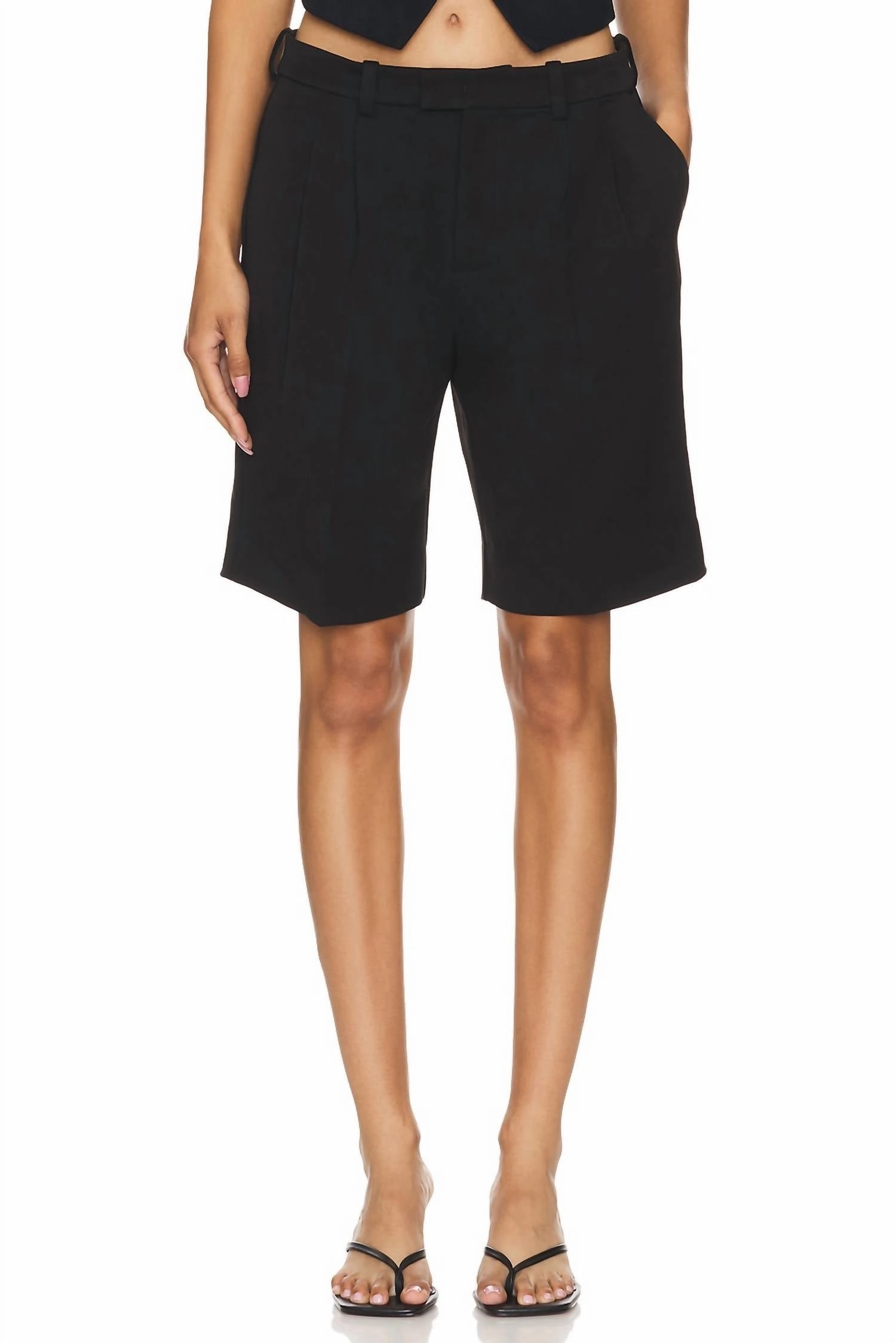 Tagless label Daily Casual Low Favorite Bermuda Short In Black