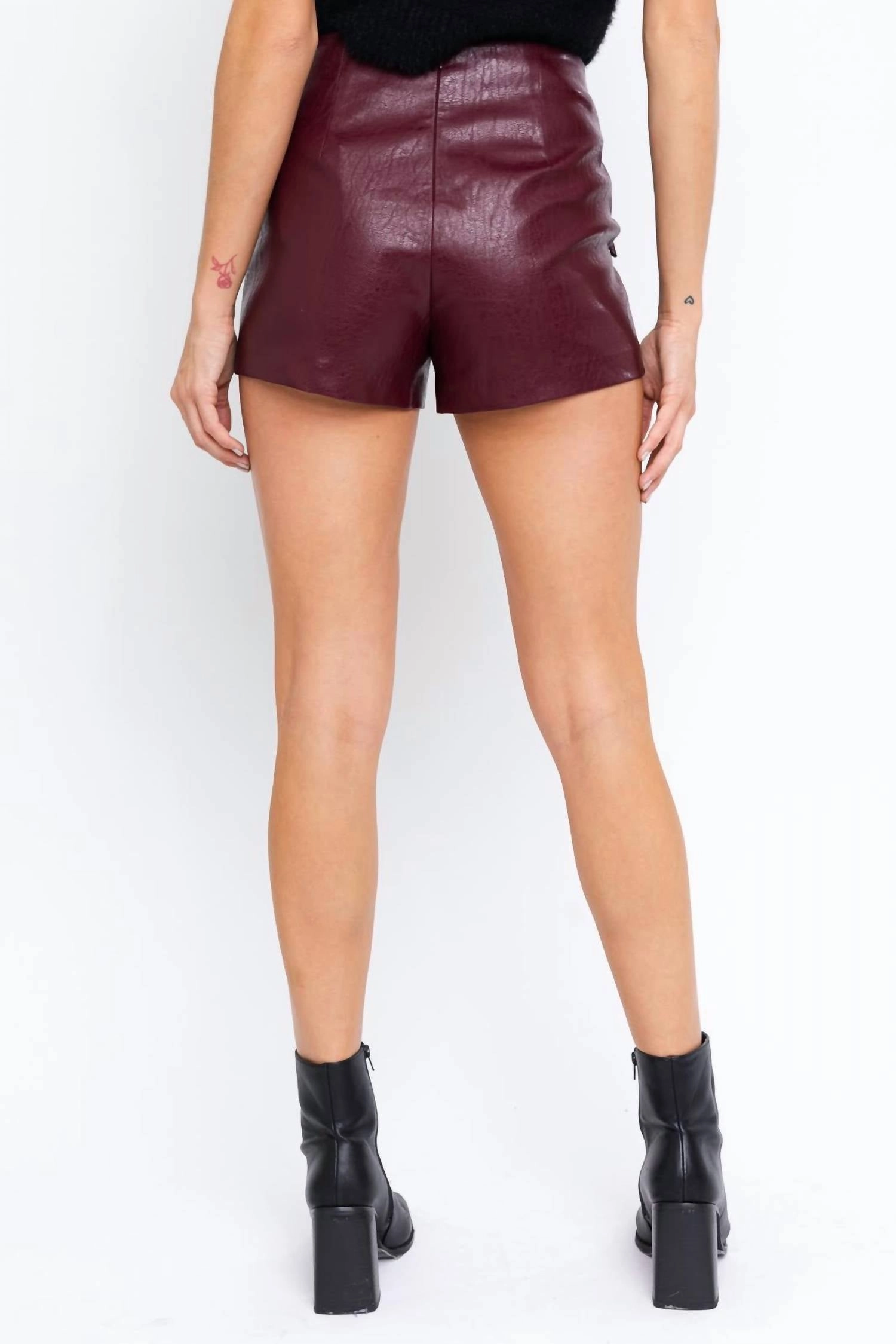 Modern Look Quick Absorption Lace Up Faux Leather Shorts In Burgundy