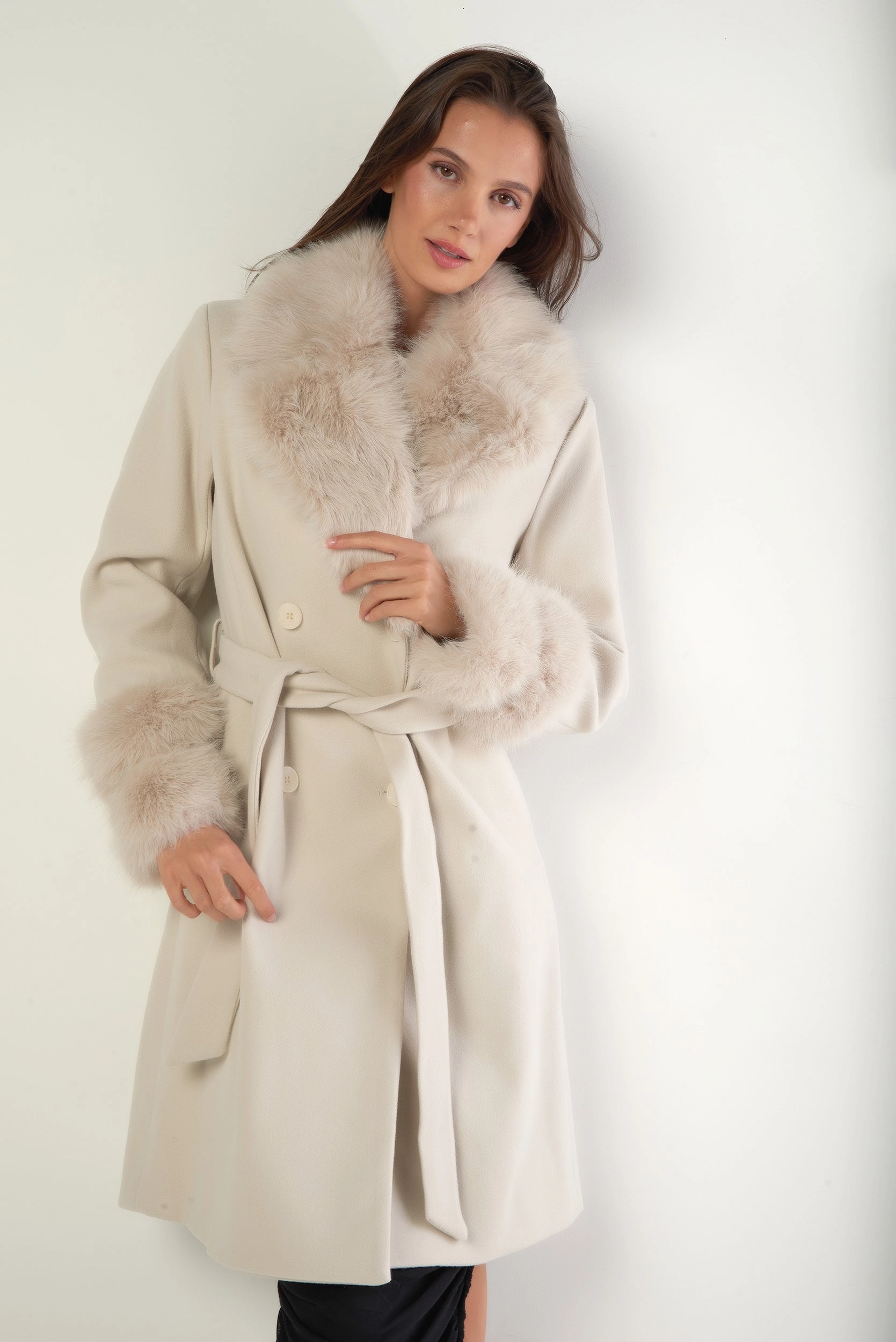 Anti Slip Shoulder Pads Manteau long ?? d??tail de fourrure - TANIA - (E-C6)