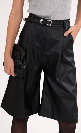 Mason Culotte Short In Black Ombre effect Travel Style