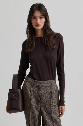 SeamlessConstruction Matima O-Neck Tee - Chocolate Plum