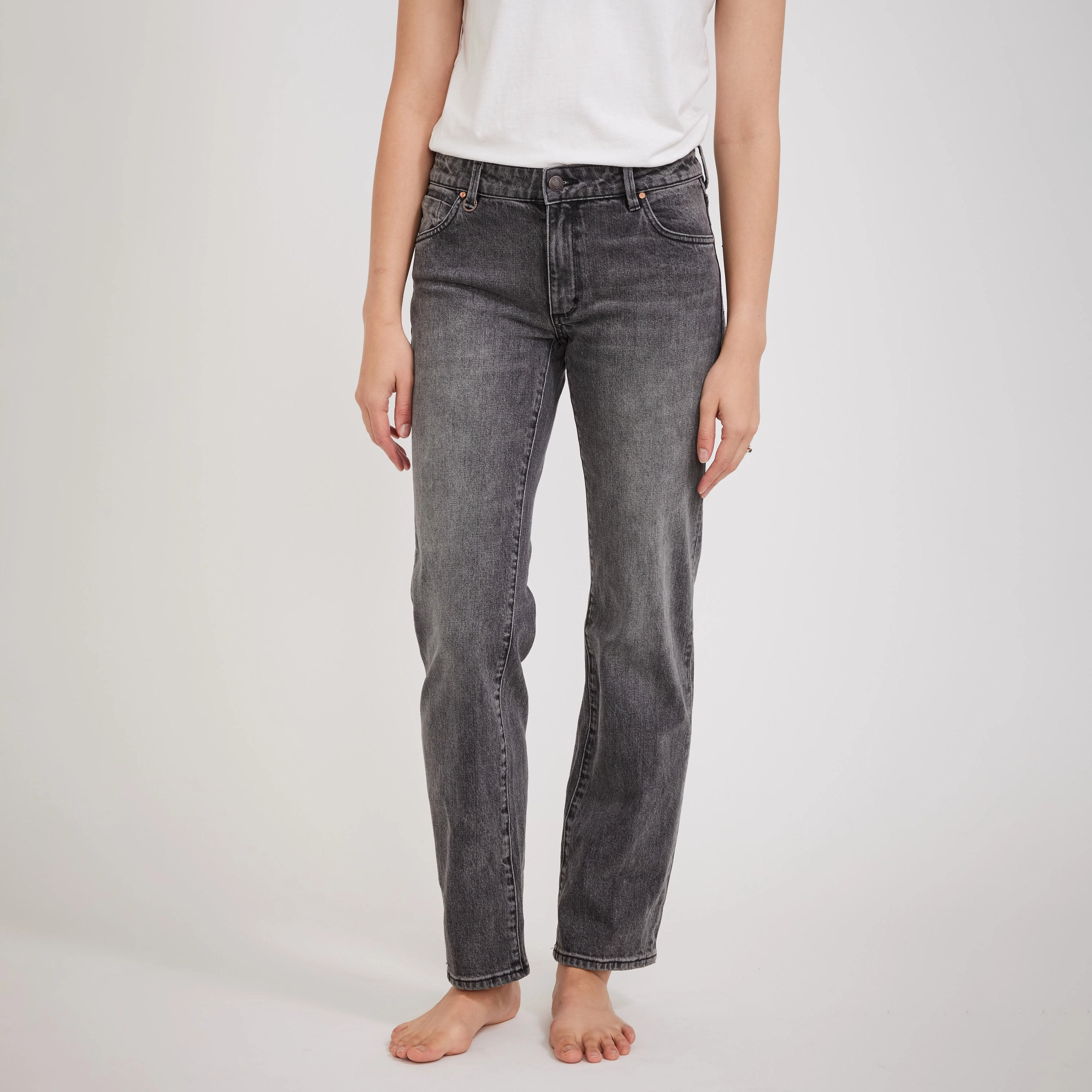 Minimal Fit Formal City Walk Party Look Mia Straight Obsidian