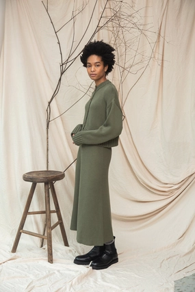 SeamlessPocketDesign Mio Organic Cotton Knitted Skirt in Soft Khaki