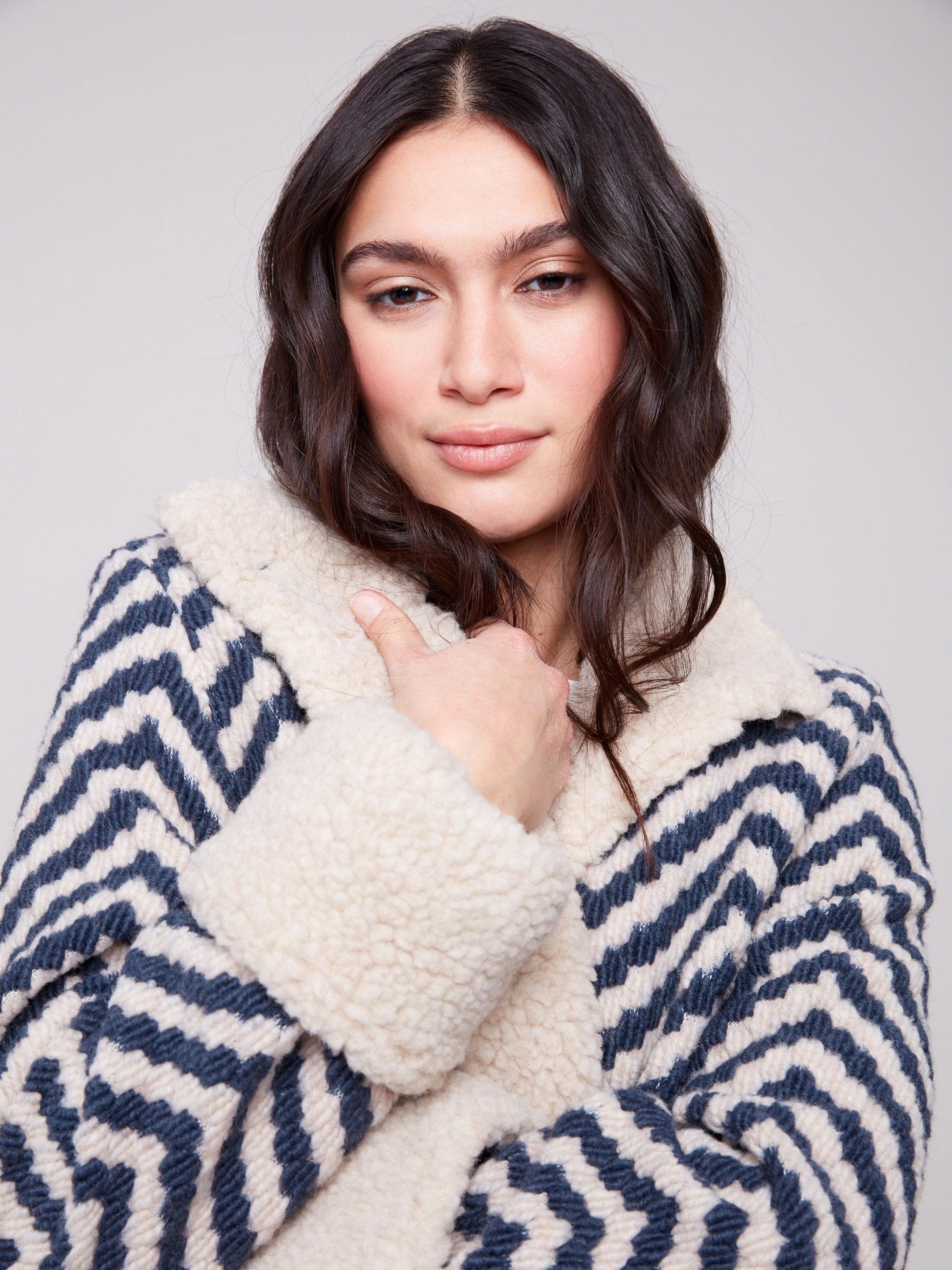 Thermoplastic Elastomer Trim Wind Stop Chevron Boucl?? Short Jacket With Sherpa Trim - Navy