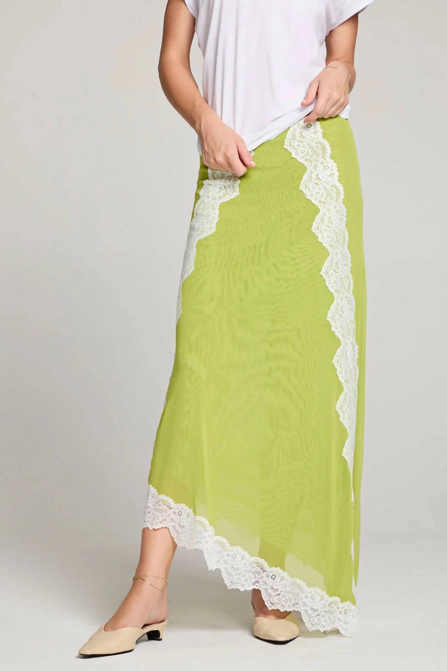 Key Feature Amber Midi Skirt In Chartreuse
