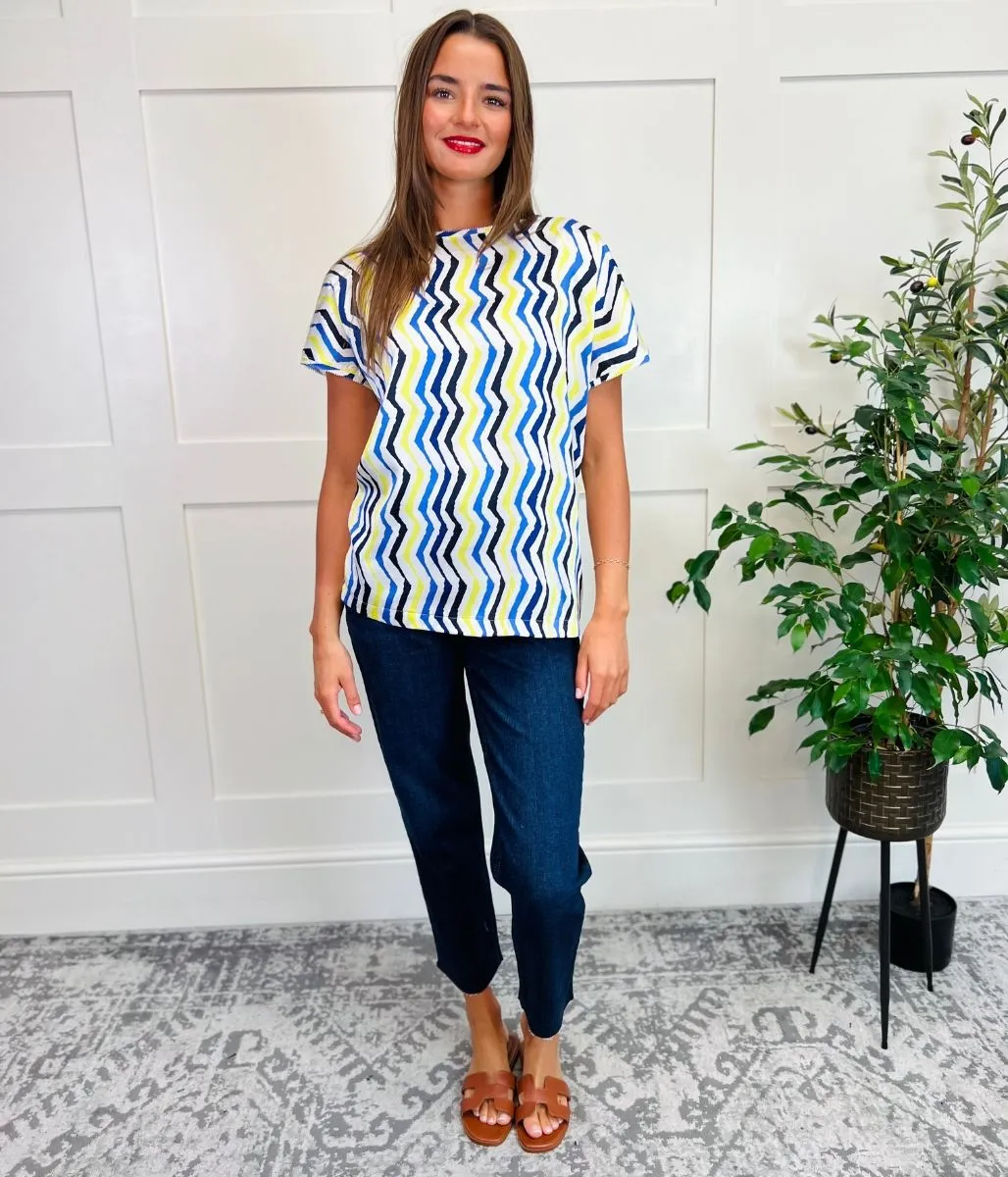 Zig Zag Satin Front Top MinimalistCut LayeredStyling